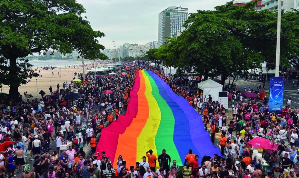 CORES DO RIO Copacabana foi palco dos 30 anos da Parada LGBTQIA+ mais antiga do pa&iacute;s
