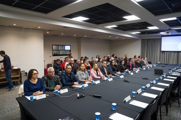 O Comando Nacional rejeitou a proposta feita pela Fenaban nesta quarta-feira (28), que nega aumento real, divide a categoria e traz perdas e prejuízos