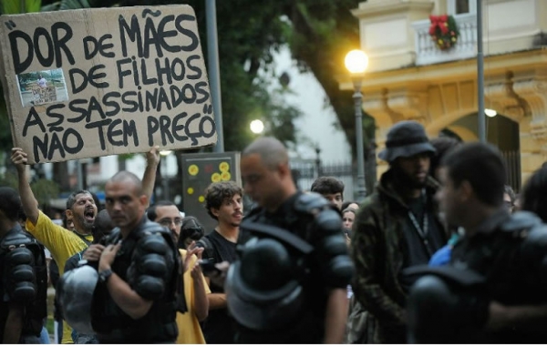 Projeto para reduzir violência policial está parado na Câmara há cinco anos