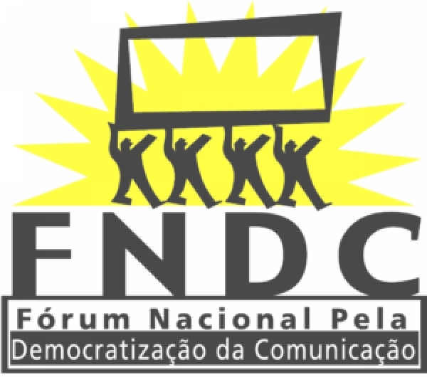 Liberdade de imprensa só virá com democratização da comunicação