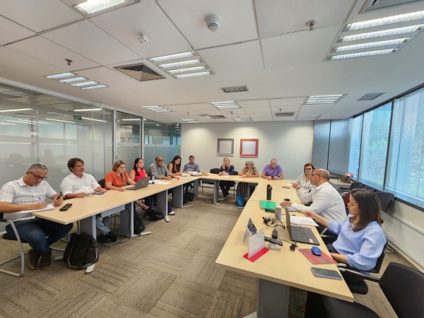 Mesa de negocia&ccedil;&atilde;o com o Santander.