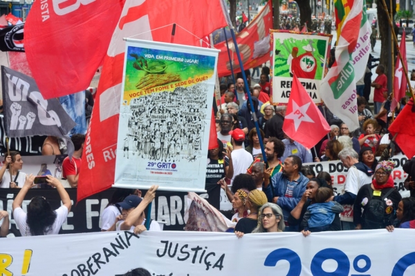 No Rio de Janeiro, uma passeata marcou o Grito dos Excluídos, e cobrou também o fim da violência policial. Foto: Nando Neves.