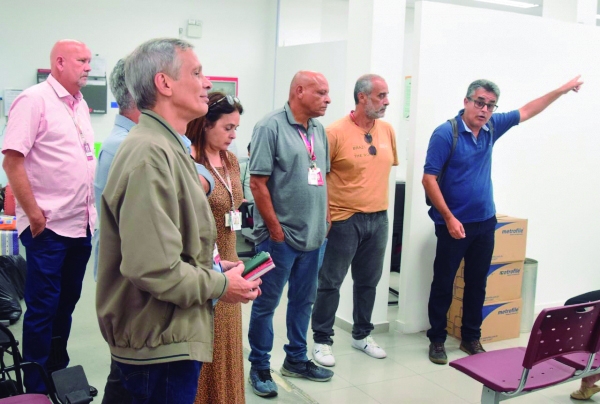 Dirigentes sindicais dialogaram com funcionários da agência Nicarágua, na Penha, e cobram do Bradesco a garantia dos empregos