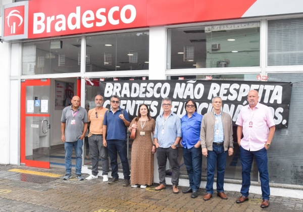 Protestos vão se ampliar até que o Bradesco pare de demitir e fechar agências. Foto: Nando Neves.