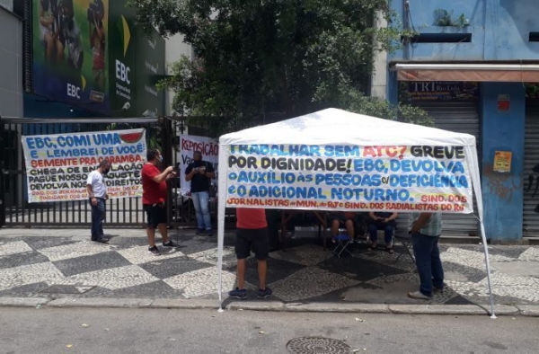 Jornalistas e radialistas da EBC entram no 14° dia de greve