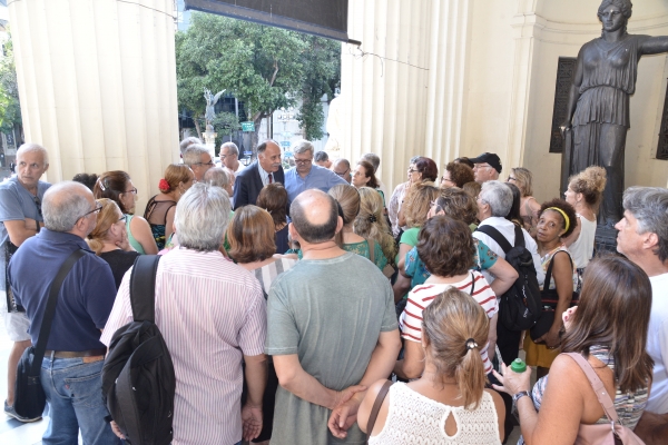 TEM QUE SER AGORA - O deputado Paulo Ramos (PDT) e o diretor do Sindicato, Ronald Carvalhosa, definem as estratégias de luta que garantiu o compromisso do presidente da Alerj, André Ceciliano (PT), de colocar em votação o PL3213 na última sessão de 2018