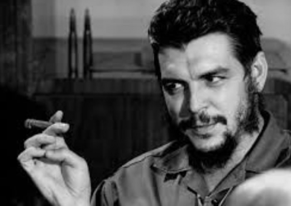 CHE GUEVARA - Uma vida dedicada ao socialismo