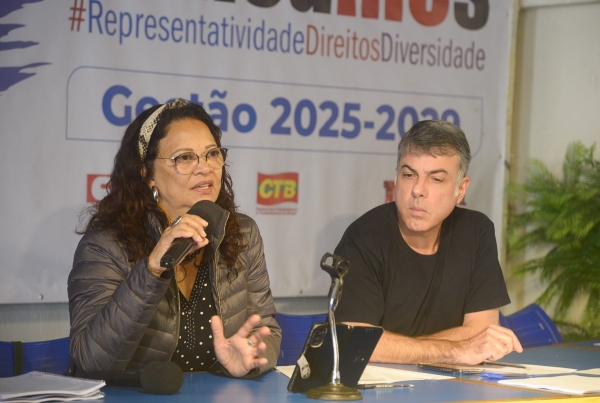 Rita Mota: "O Sindicato est&aacute; avaliando os detalhes desta reestrutura&ccedil;&atilde;o, que n&atilde;o pode causar perda de remunera&ccedil;&atilde;o, nem deslocamentos em preju&iacute;zo do funcionalismo". Foto: Nando Neves.