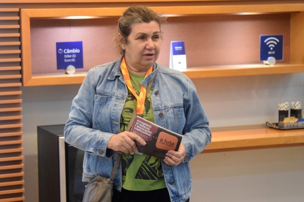 Maria Izabel, diretora do Sindicato do Rio e representante da COE: "Demiss&otilde;es cru&eacute;is, desumanas e sem transpar&ecirc;ncia com os funcion&aacute;rios"