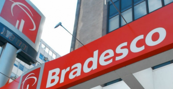 Bradesco tem recorde no lucro e nas demissões