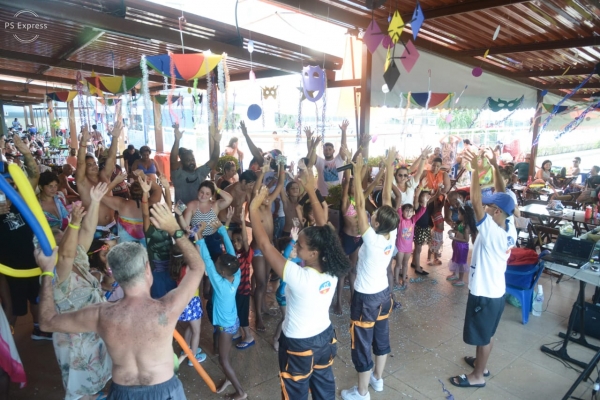 A criançada adorou o baile infantil, brincadeiras, brindes e concurso de fantasia na Sede Campestre